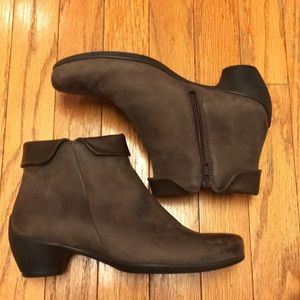 Ecco brown leather bootie fold over top 36